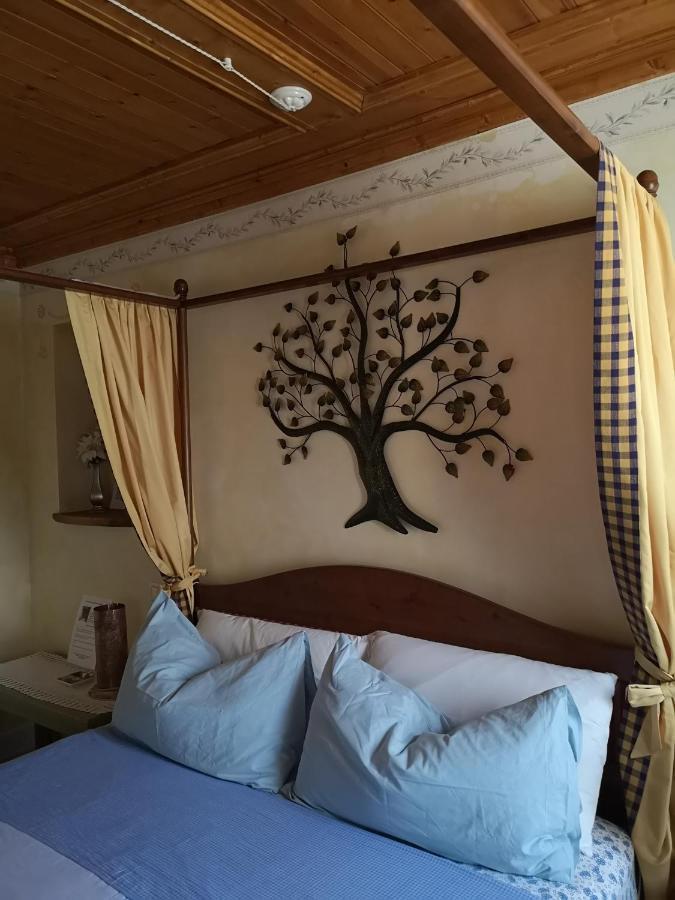 East Wind Bed and Breakfast Medea Eksteriør billede